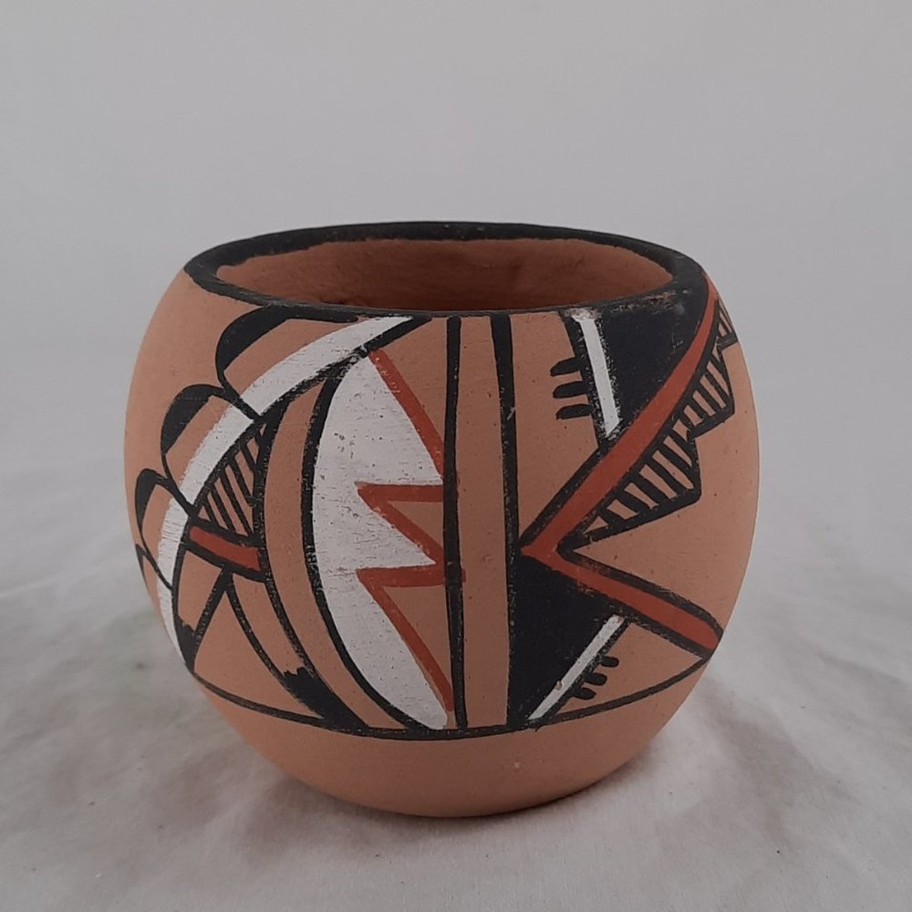 SOLD Vintage Hand Painted Jemez Pottery Bowl Signed Toya Jemez -3" high - Picture 2 of 5